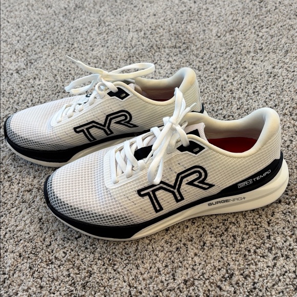TYR SR-1 tempo women’s running shoe, size 8.5. White - Picture 3 of 4